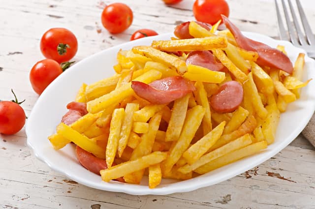Salchipapas sencilla