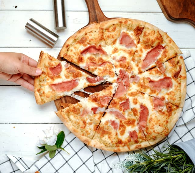 Pizza de jamón